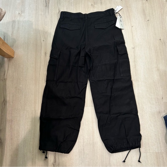 Aritzia Black Cargo Pants - Picture 5 of 5